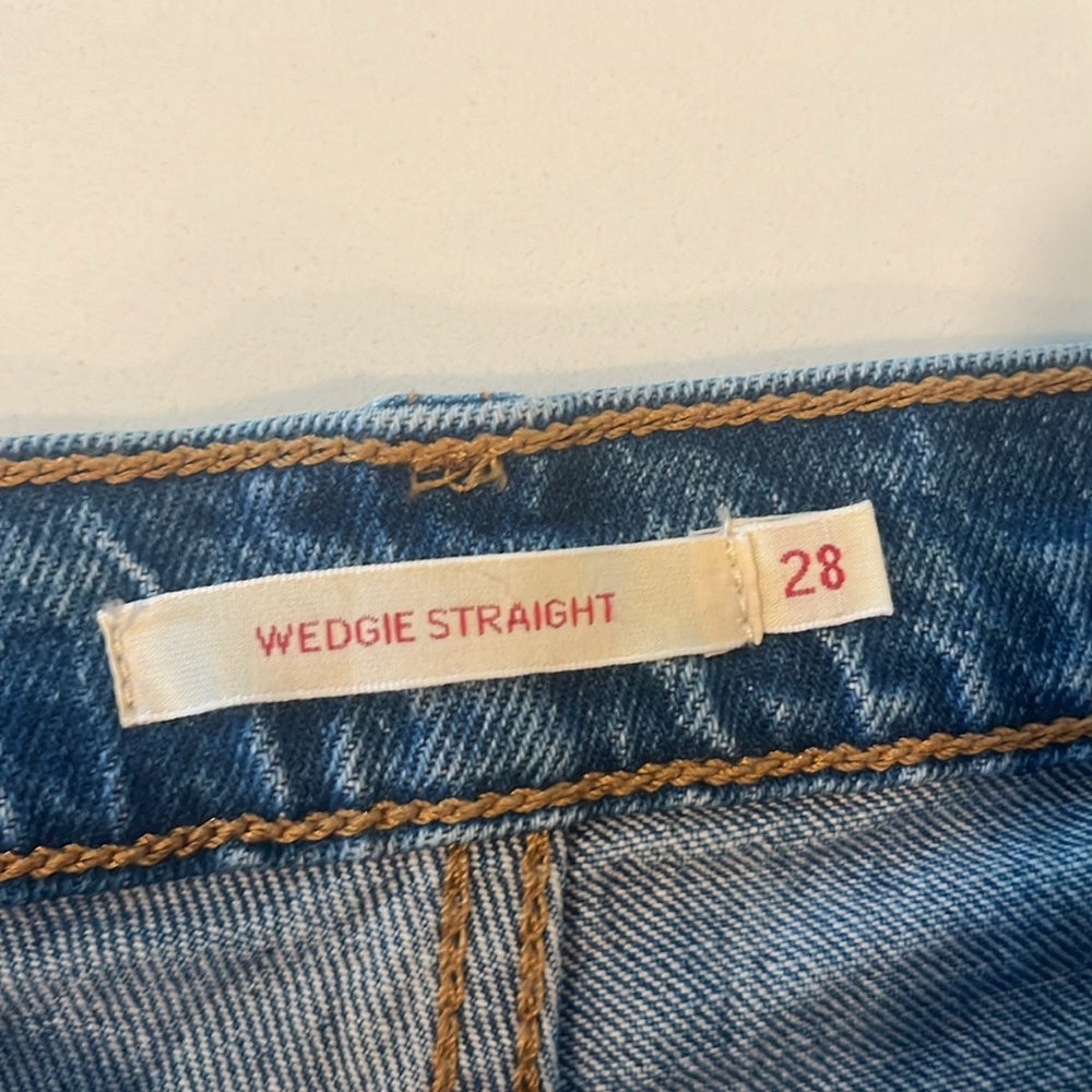 Levi’s Wedgie Straight - Picture 4 of 9